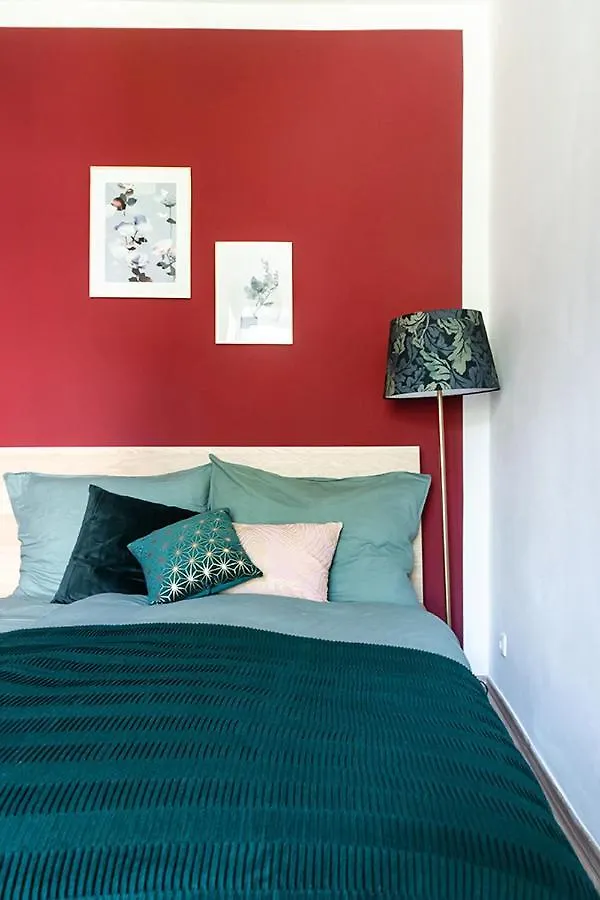 Colorful Apartment Facing Green Courtyard Vienne 0*,