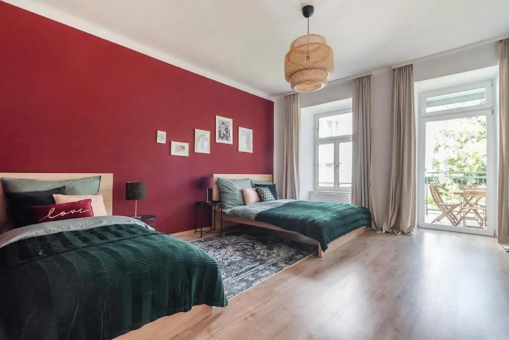Colorful Apartment Facing Green Courtyard Vienna 0*,  Austria